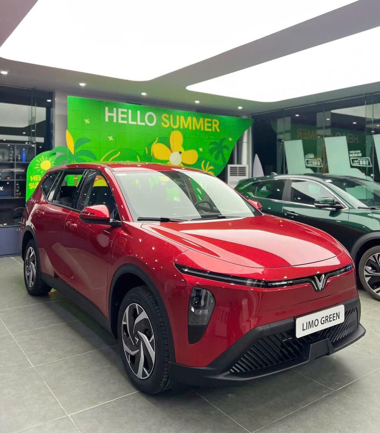 So Sánh Màu Limo Green Đỏ Với Các Màu Sắc Khác Của Vinfast