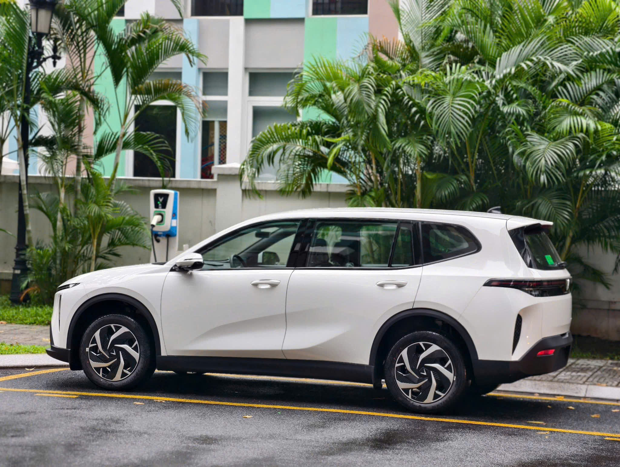 Tư Vấn Chọn Nội Thất Phù Hợp với Ngoại Thất Limo Green Màu Trắng cho Xe VinFast