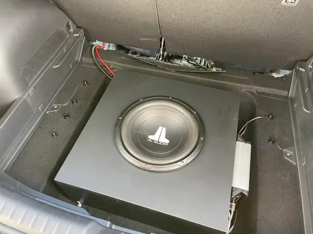 Loa Ô Tô Theo Xe Camry: Hướng Dẫn Chi Tiết Lựa Chọn & Nâng Cấp