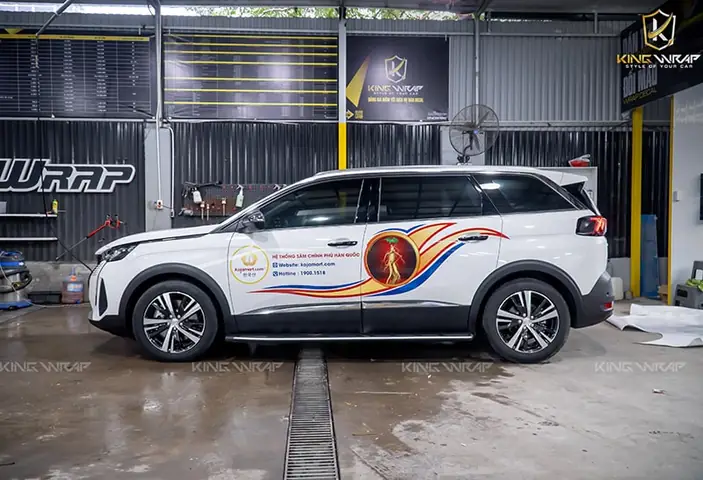 Hướng Dẫn Chi Tiết Về Logo Dán Sau Xe Ô Tô: Cách Chọn, Dán Và Bảo Quản