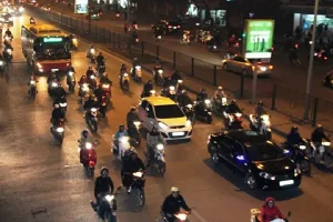 Bật Đèn Pha Trong Thành Phố Và Khu Dân Cư