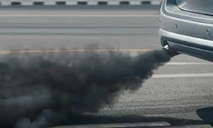 Do Động Cơ Bị Lọt Dầu