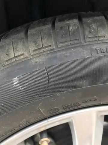 Dấu Hiệu Nhận Biết Lốp Xe Ô Tô Bị Chém