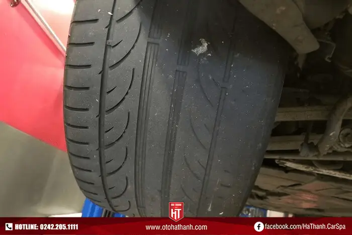 Lốp Xe Bị Mòn Mép Trong