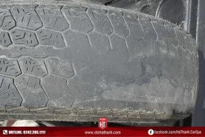 Lốp Xe Ô Tô Bị Mòn Từng Vệt