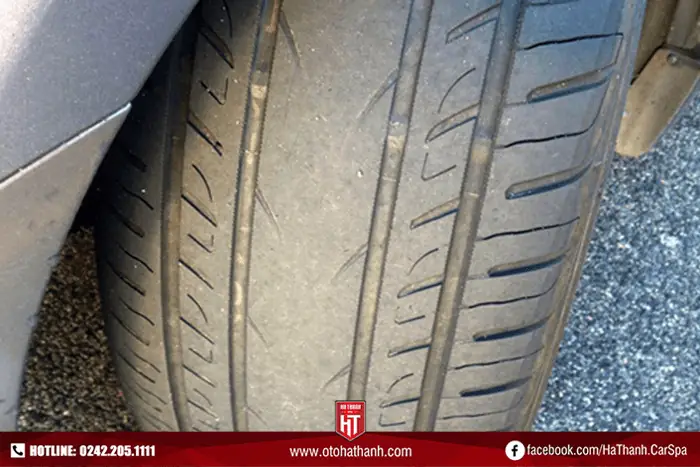 Lốp Xe Ô Tô Bị Mòn Chính Giữa