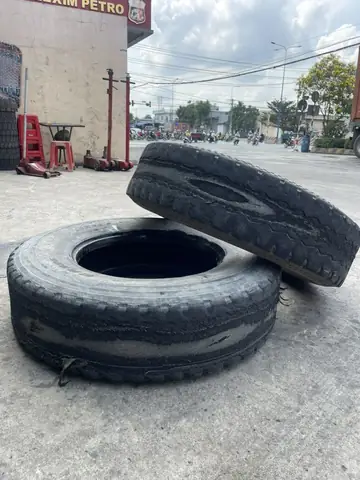 Lốp Xe Ô Tô Bị Rạn Nứt: Nguyên Nhân Và Cách Xử Lý Hiệu Quả. Các Bước Bảo Dưỡng Lốp Xe Ô Tô Giúp Giảm Nguy Cơ Tai Nạn. Kiểm Tra Áp Suất Lốp Xe Ô Tô: Tại Sao Nó Lại Quan Trọng?