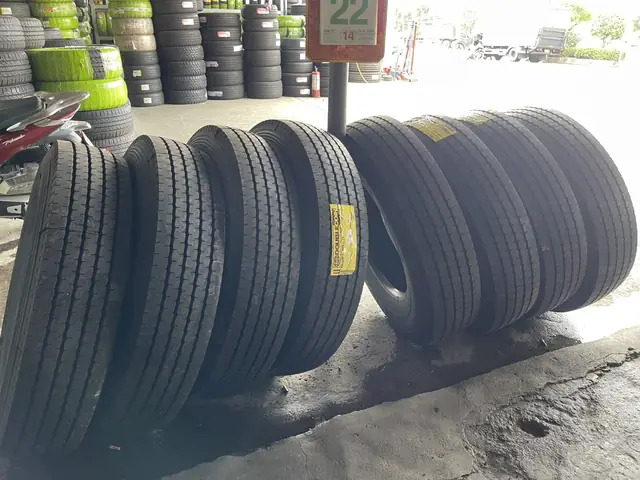 Lốp Xe Ô Tô Bị Rạn Nứt: Nguyên Nhân Và Cách Xử Lý Hiệu Quả