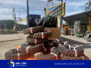 Vỏ Lốp Xe Ô Tô Nặng Bao Nhiêu Kg? Có Ảnh Hưởng Đến Xe Không?