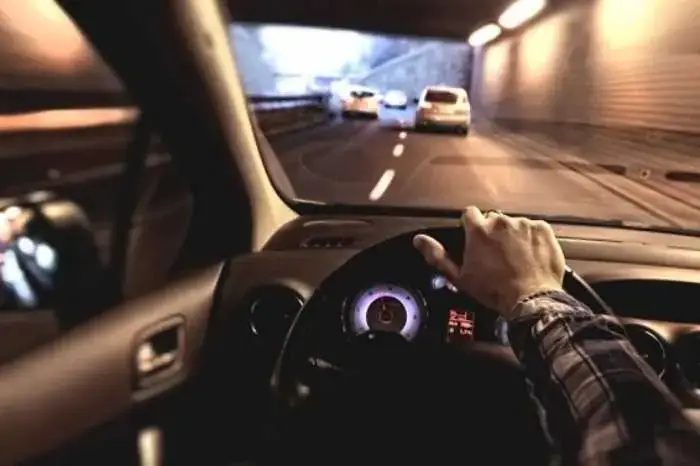 Giữ Khoảng Cách An Toàn