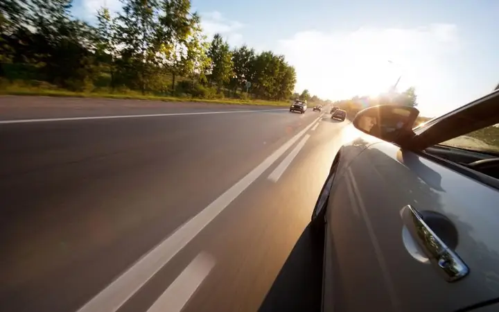 Chỉ Được Vượt Khi Không Có Chướng Ngại Vật