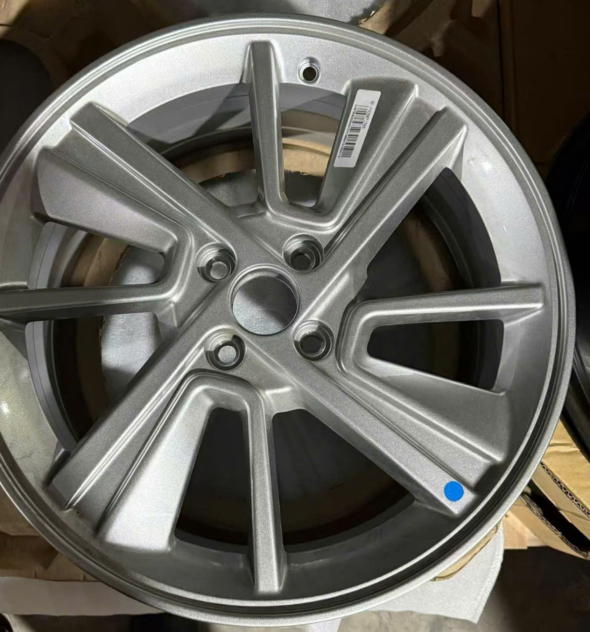 Các Loại Mâm Xe VF5: So Sánh và Đánh Giá