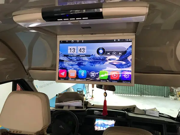 Lắp Màn Hình Trần Xe 16 Chỗ Transit Chuyên Nghiệp, Giá Tốt Nhất Tại Hà Nội