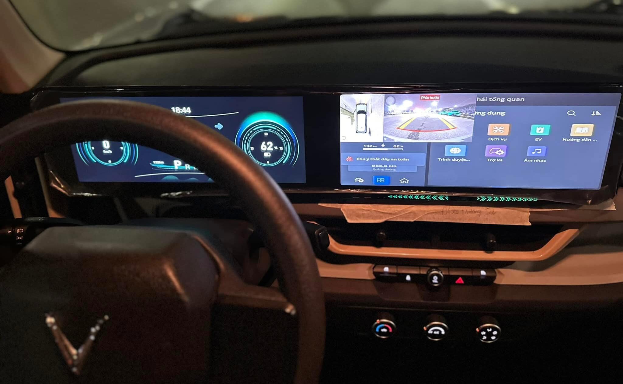 Màn Hình VF3: Kích Thước Thực Tế và Ý Nghĩa Đối Với Trải Nghiệm Người Dùng