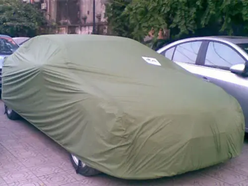 Vì Sao Quý Anh Chị Mình Nên Sử Dụng Vải Bạt Phủ Xe Ô Tô?