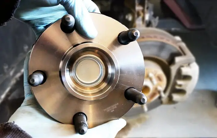 May Ơ Xe Ô Tô: Hiểu Đúng Cấu Tạo, Chức Năng Và Dấu Hiệu Hỏng Để Lái Xe An Toàn