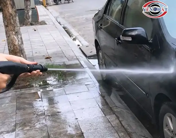 Áp Lực Phun Mạnh, Xử Lý Bụi Bẩn Nhanh Gọn