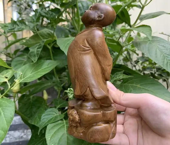 Tượng Gỗ Phong Thủy Vạn Sự Tùy Duyên