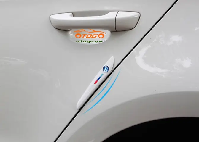 Miếng Dán Cửa Xe Ô Tô: Bảo Vệ Và Tăng Tính Thẩm Mỹ Như Thế Nào?