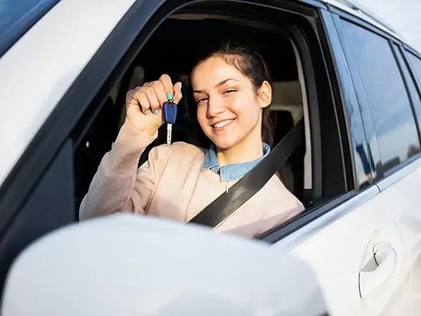 Người Đang Kinh Doanh Mơ Thấy Mình Lái Xe Ô Tô Màu Trắng