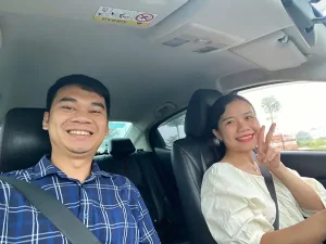 Mơ Thấy Lái Xe Ô Tô Màu Trắng Chở Theo Người Thân Hoặc Bạn Bè