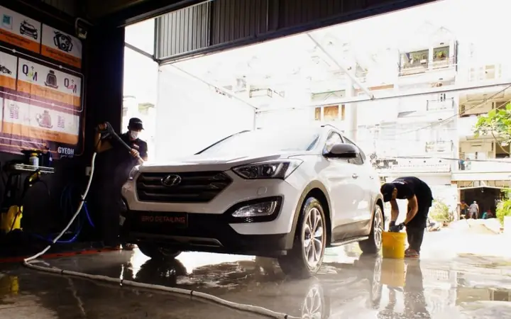 Bước 4: Thuê Nhân Lực Khi Mở Trung Tâm Rửa Xe Ô Tô