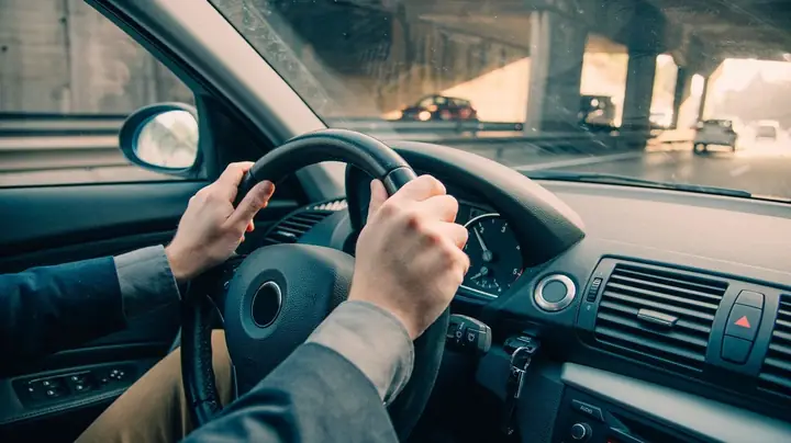 Biết Kiểm Soát Tay Lái Thiếu Hoặc Quá Mức