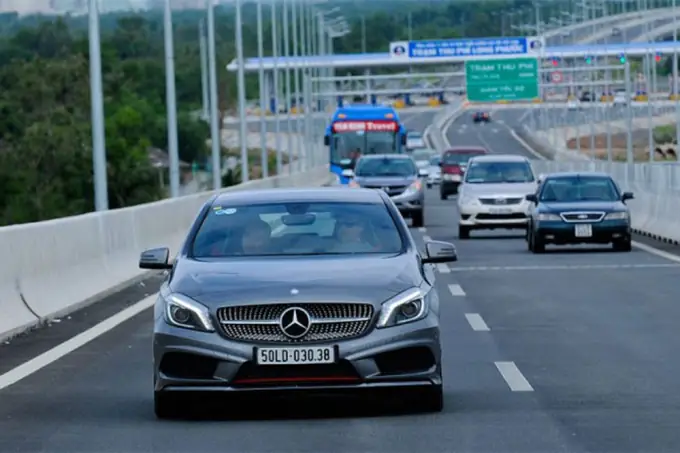 Trong Bối Cảnh Giao Thông Thực Tế