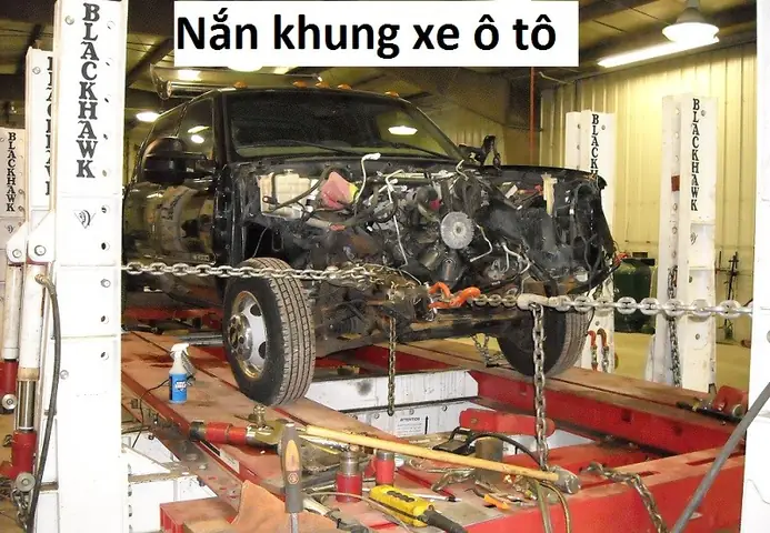 Nắn Khung Xe Ô Tô: Quy Trình & Những Điều Cần Biết