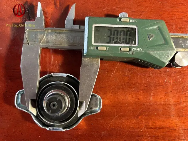 Lắp Bình Nước Giải Nhiệt Ô Tô, Xe Tải 1.1 Bar Phụ Tùng Chính Hãng