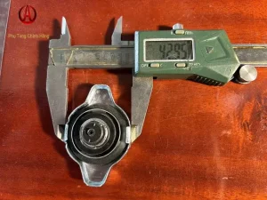 Lắp Bình Nước Giải Nhiệt Ô Tô, Xe Tải 1.1 Bar Phụ Tùng Chính Hãng