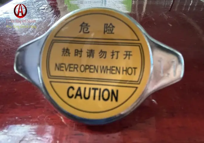 Lắp Bình Nước Giải Nhiệt Ô Tô, Xe Tải 1.1 Bar Phụ Tùng Chính Hãng