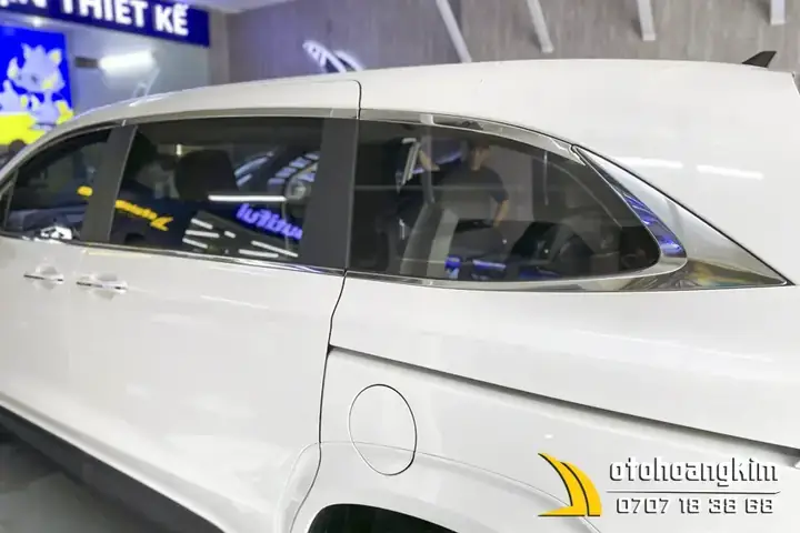 Cấu Tạo Của Nẹp Chân Kính Ô Tô