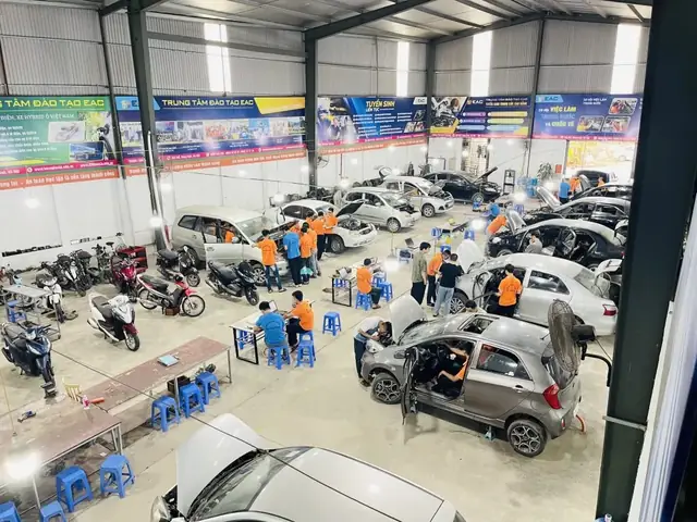 Tất Tần Tật Về Nghề Độ Xe Ô Tô - Trường Trung Tâm Dạy Nghề Ô Tô - Xe Máy Eac
