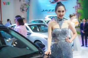 Người Mẫu Xe Ô Tô