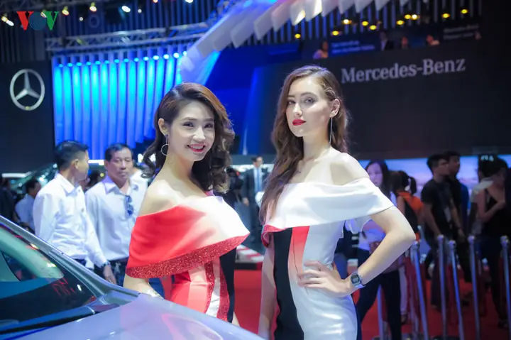 Người Mẫu Xe Ô Tô