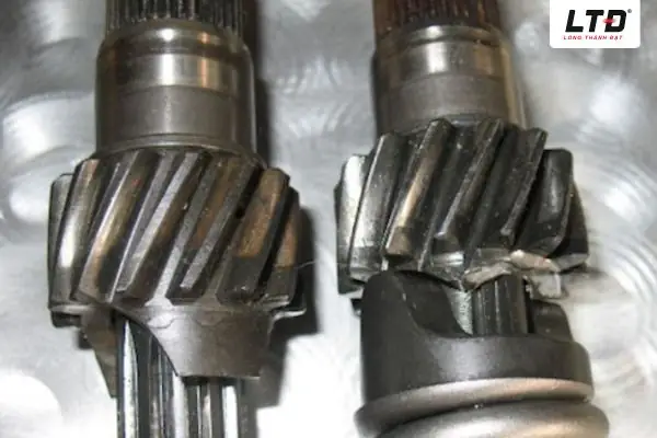 Nguyên Nhân Bể Hộp Số Xe Ô Tô Và Cách Khắc Phục Hiệu Quả