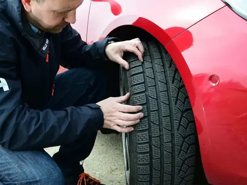 Thường Xuyên Kiểm Tra Tình Trạng Lốp Xe