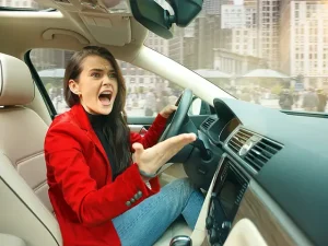 Xe Ô Tô Chạy Yếu Do Tải Trọng Quá Nặng