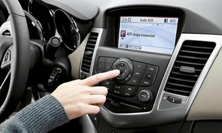 Nhạc Lái Xe Ô Tô: Chọn Thế Nào Cho An Toàn & Thư Thái?