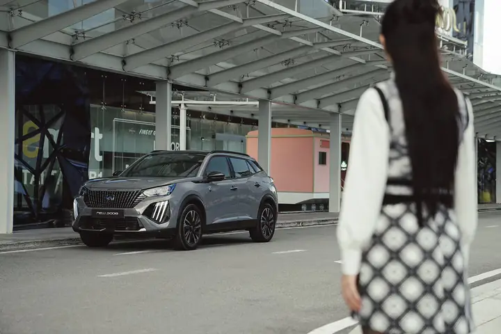 Phụ Nữ Nên Mua Xe Ô Tô Nào? Gợi Ý Những Mẫu Xe Hơi Sang Trọng Cho Nữ 2025