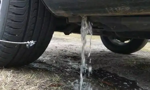 Phân Biệt Các Hiện Tượng Xe Ô Tô Bị Chảy Nước Dưới Gầm