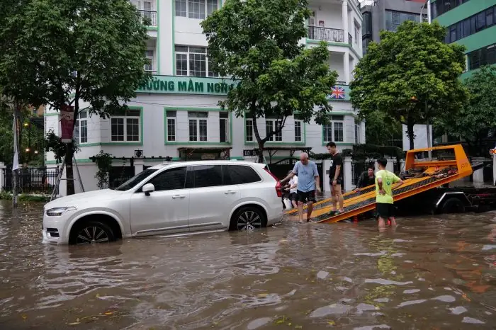 Ô Tô Khi Ngập Nước Sẽ Hỏng Gì?
