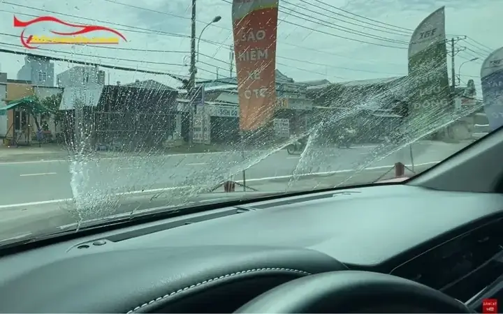 Nước Lau Kính Ô Tô Clean Glass 5 Lít