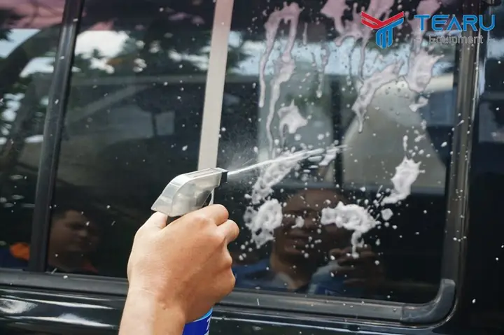 Ưu Điểm Dung Dịch Tẩy Ố Kính Ô Tô