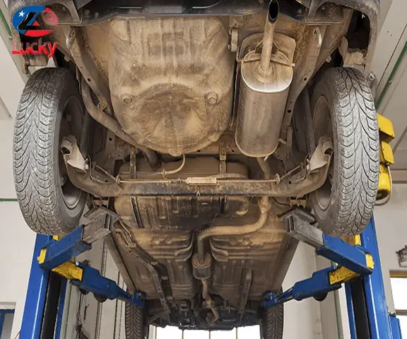 Tại Sao Cần Dùng Nước Tẩy Rửa Gầm Xe Ô Tô?