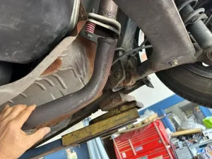 Ống Giảm Thanh Xe Ô Tô: Cấu Tạo, Chức Năng Và Cách Bảo Dưỡng Đúng Cách