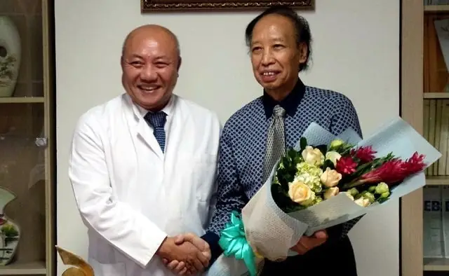 Pgs.ts Nguyễn Văn Thạch Đập Xe Ô Tô: Bài Học An Toàn Giao Thông Từ Chuyên Gia