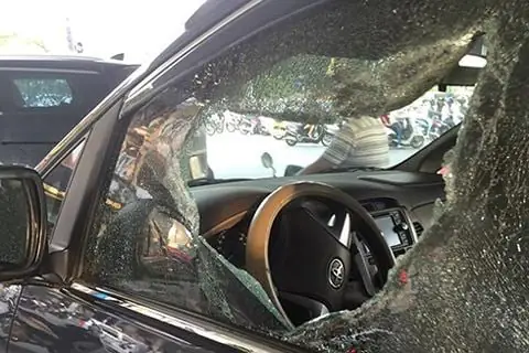 Vì Sao Kính Ô Tô Dễ Bị Tổn Thương?