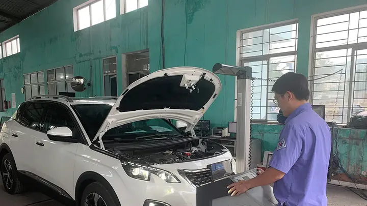 Phí Đăng Kiểm Xe 7 Chỗ Là Gì?